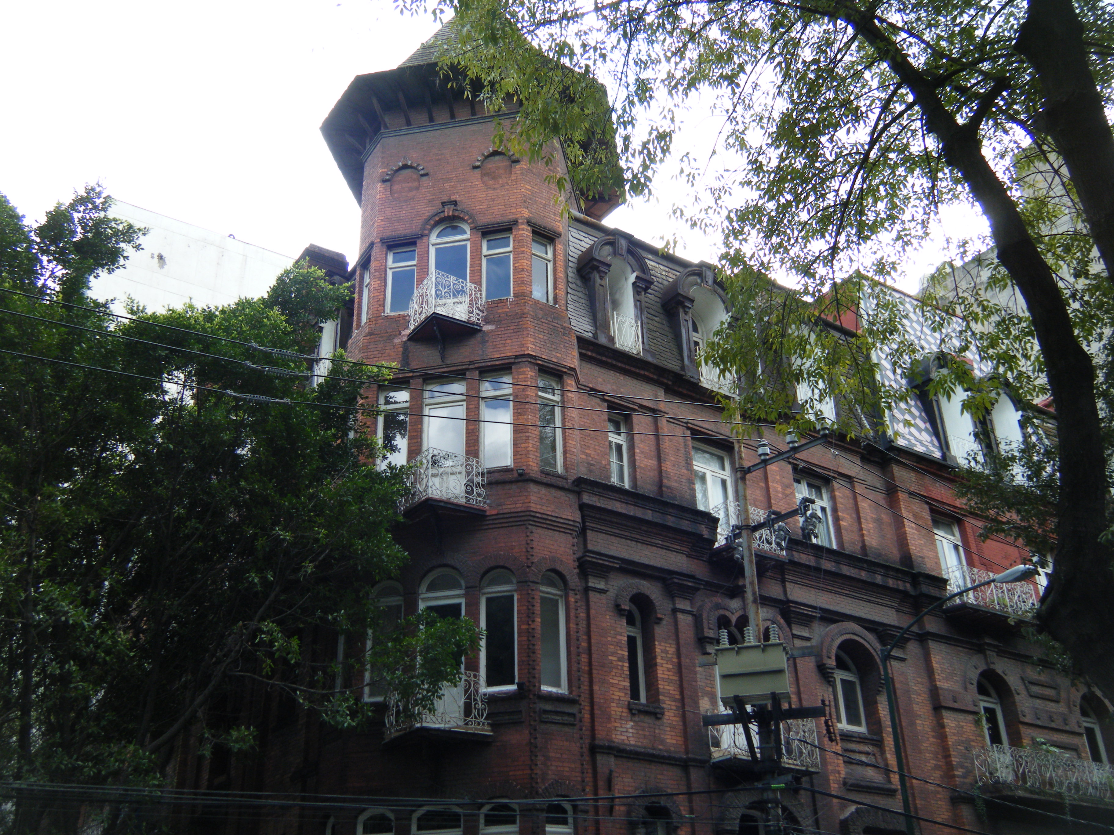 It's in Cuauhtémoc borough