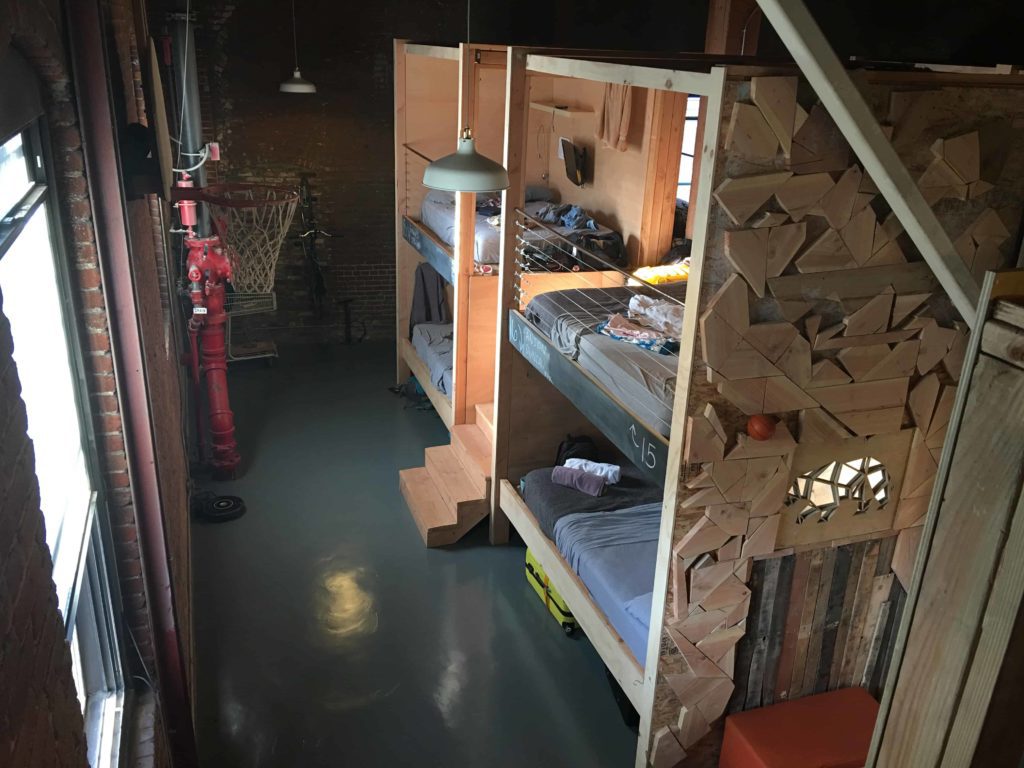 4 pods at Podshare LA