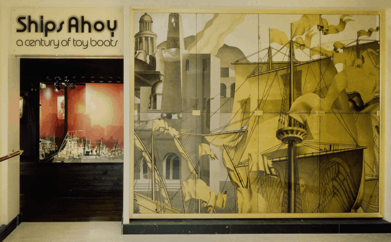 The present lot displayed at the Forbes Gallery on 5th Avenue, New York