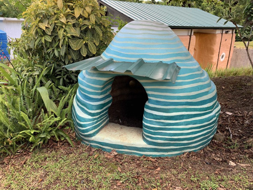 Small structure blue and white lines with roof, dog house