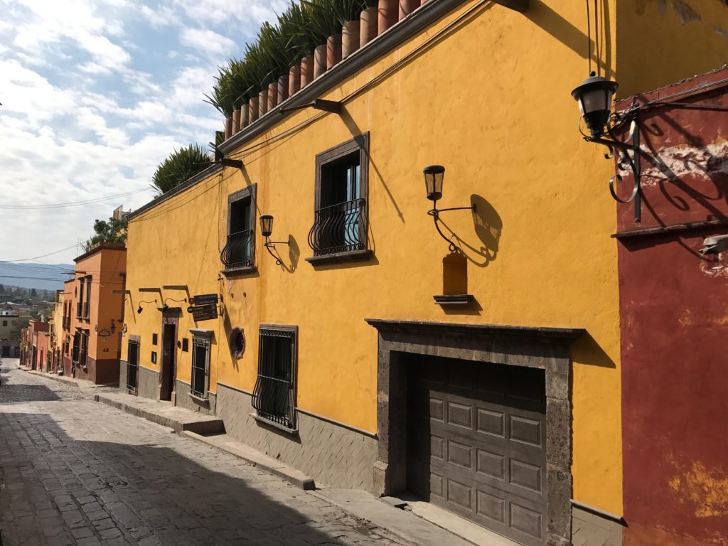 The wonderful streets of San Miguel...so colorful!