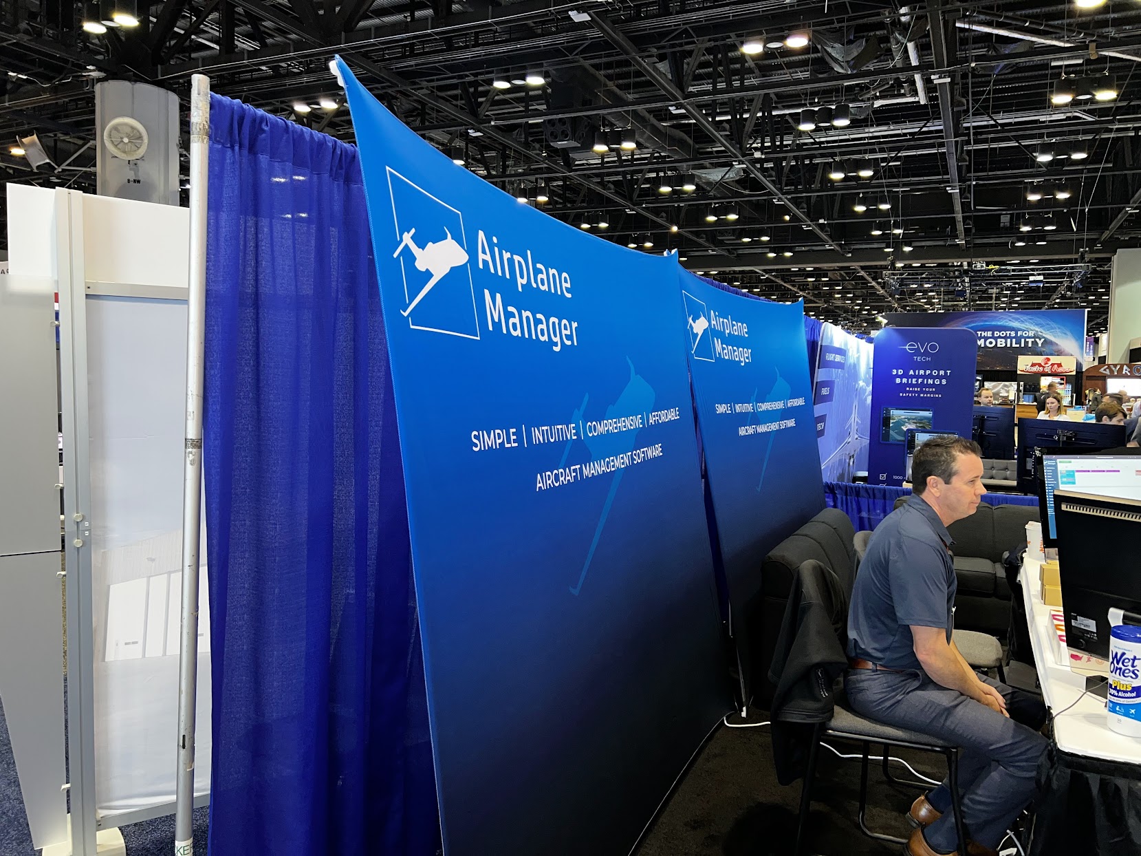 7 Small Trade Show Booth Ideas for 2023